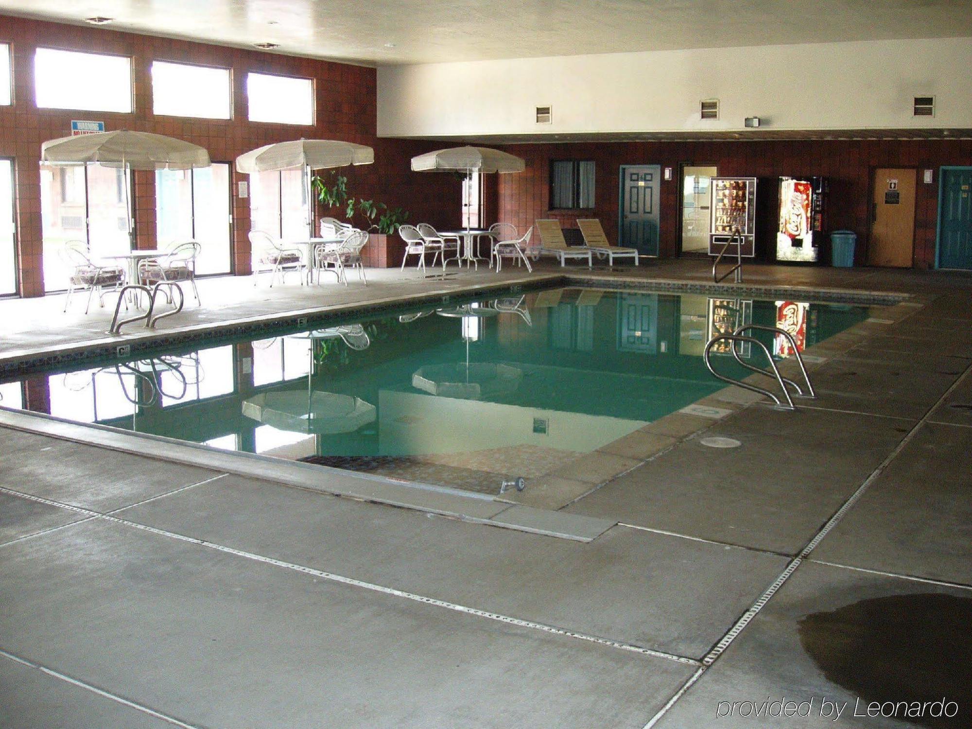 National 9 Inn Wellington Facilities photo